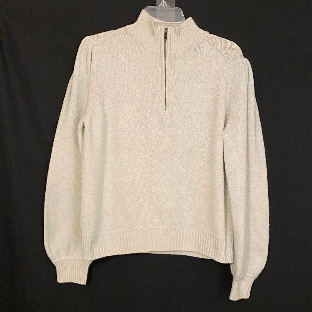 Universal Threads cream off-white sweater with puff sleeves and half zipper. M